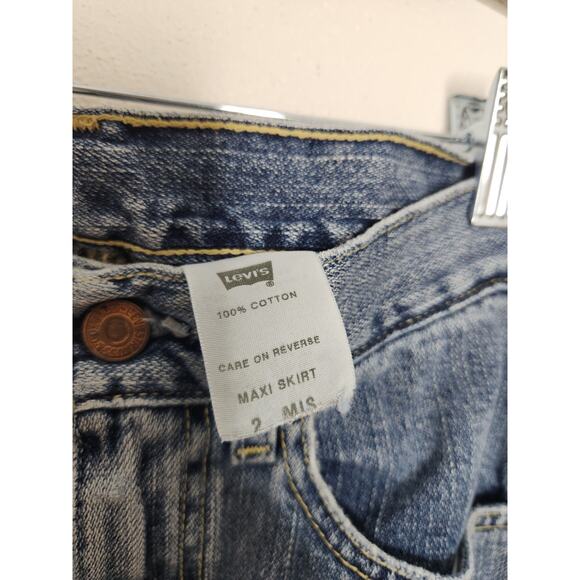 Vintage Levi's Denim Maxi Skirt Fringe Slit Button Pockets Boho Western Country - Picture 7 of 7